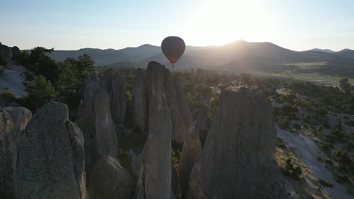 Afyonkarahisar: balloons, thermal baths, and a poppy-seed food heritage