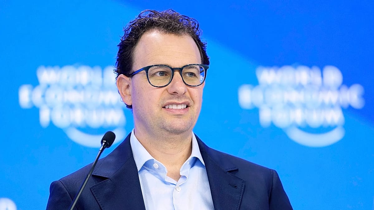 AI's existential clash: the doomers and boosters shaping Europe's digital future