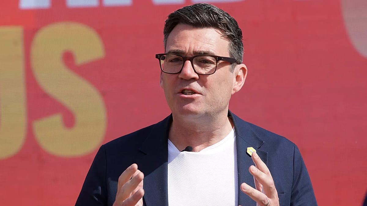 Andy Burnham Returns to Westminster, Poised to Challenge Starmer's Leadership