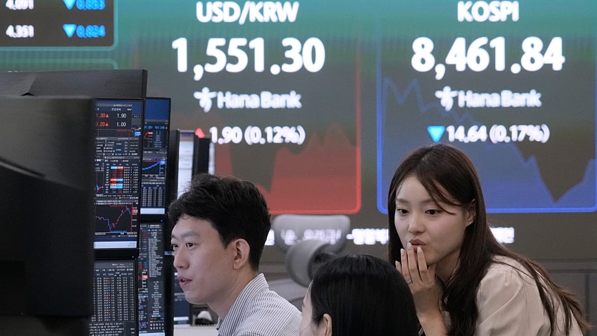 Asian Tech Stocks Tumble as Chip Sell-Off Spreads; European Markets Flat Ahead of US Jobs Data