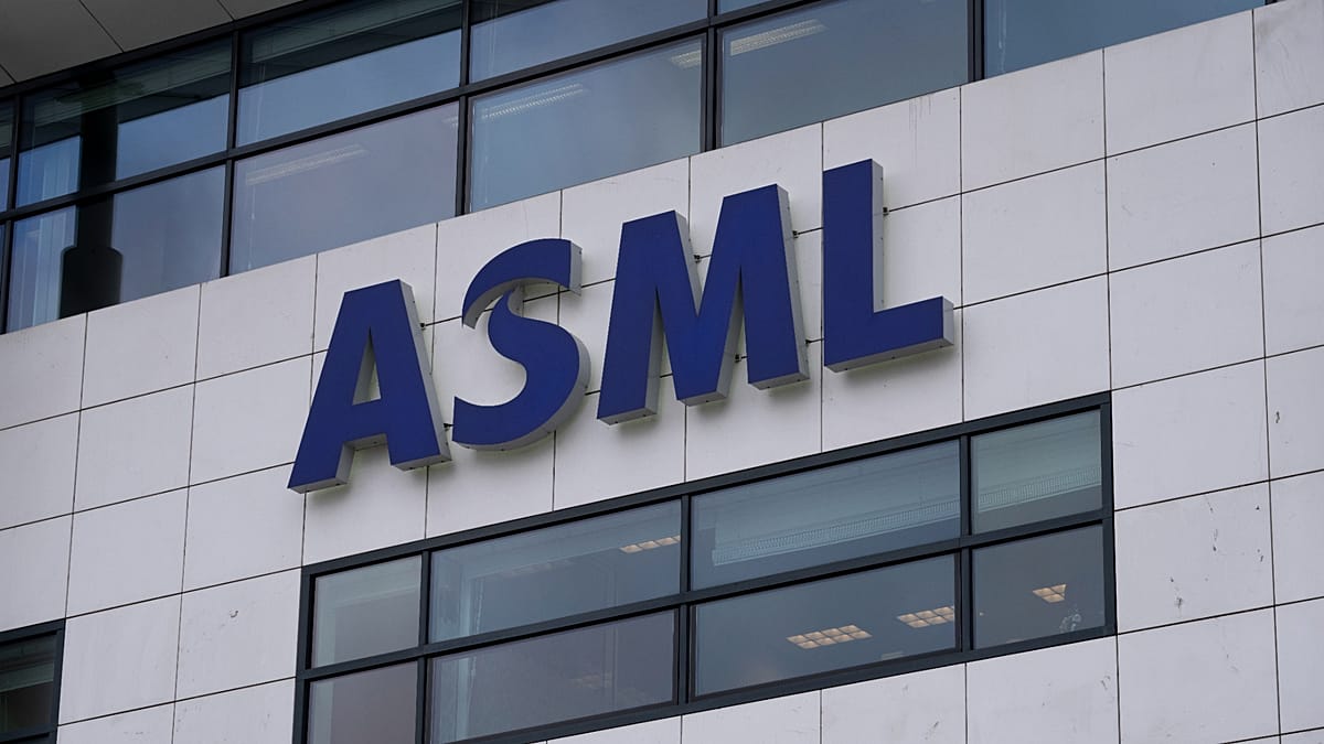 ASML Raises Sales Forecast as AI Chip Demand Surges, Easing Bubble Fears