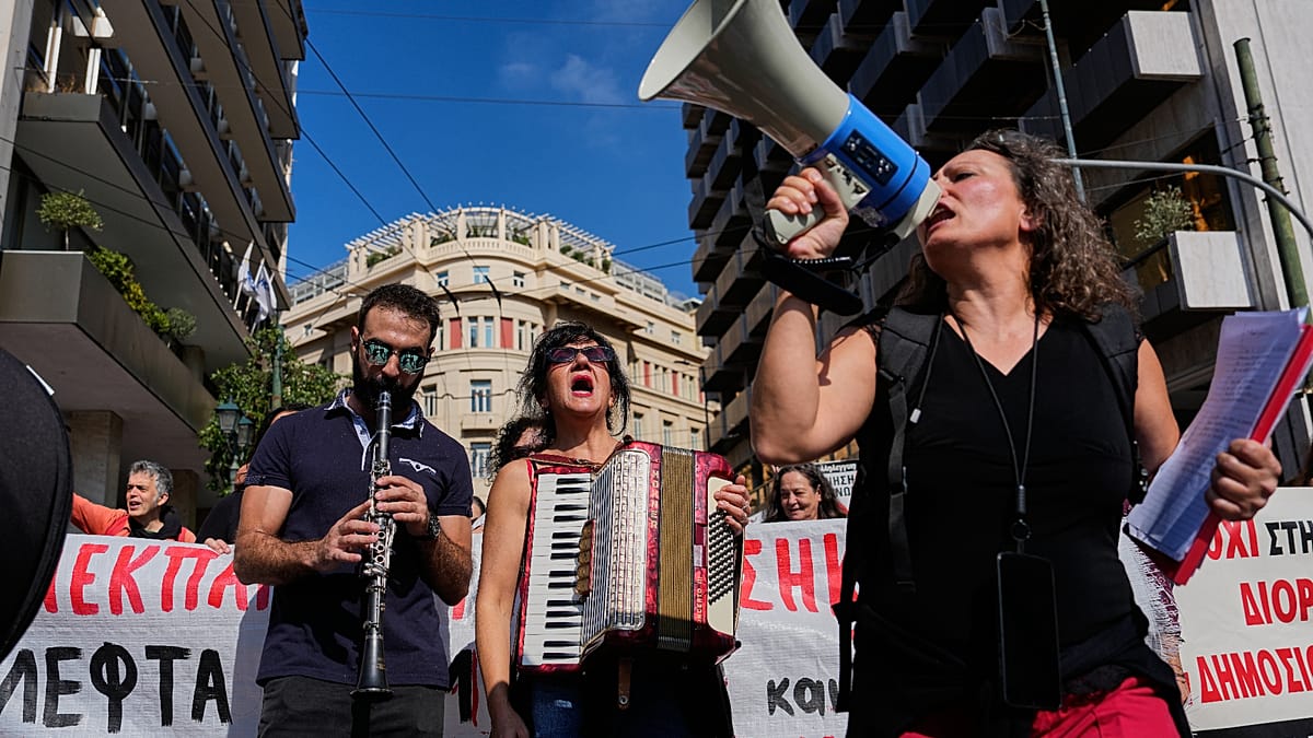 Athens education rally draws thousands as Greece debates school funding