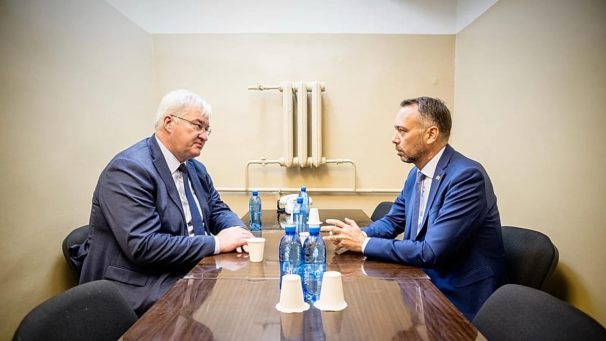 Belgian and Ukrainian ministers hold talks in Kyiv bomb shelter