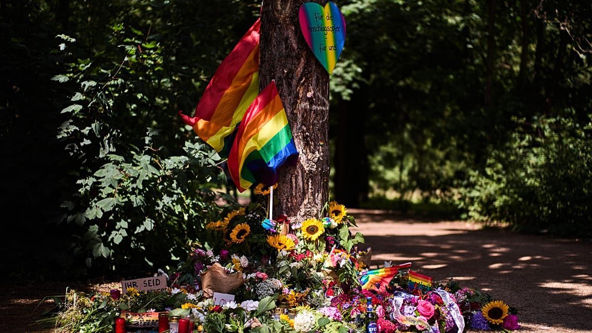 Berlin mourns Pride attack victims at Tiergarten memorial