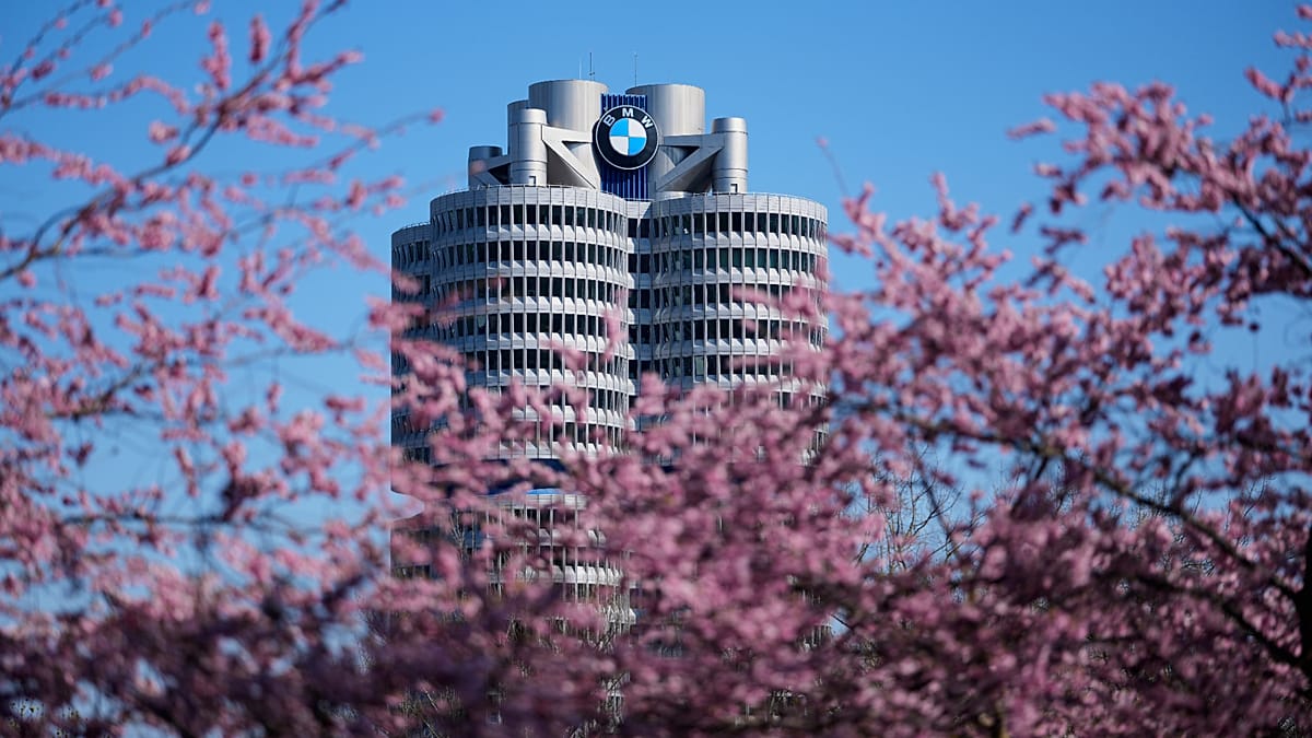 BMW Slashes 2026 Profit Forecast as China Slump and Middle East Tensions Bite