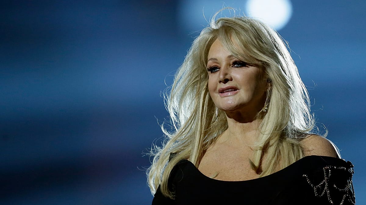Bonnie Tyler Recovering After Emergency Surgery in Portugal