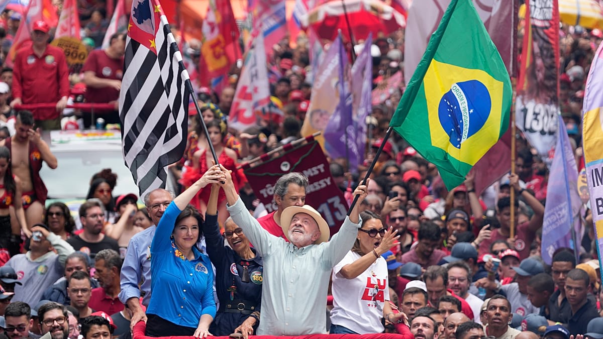 Brazil's Lula and Flávio Bolsonaro make final pitches before tight vote