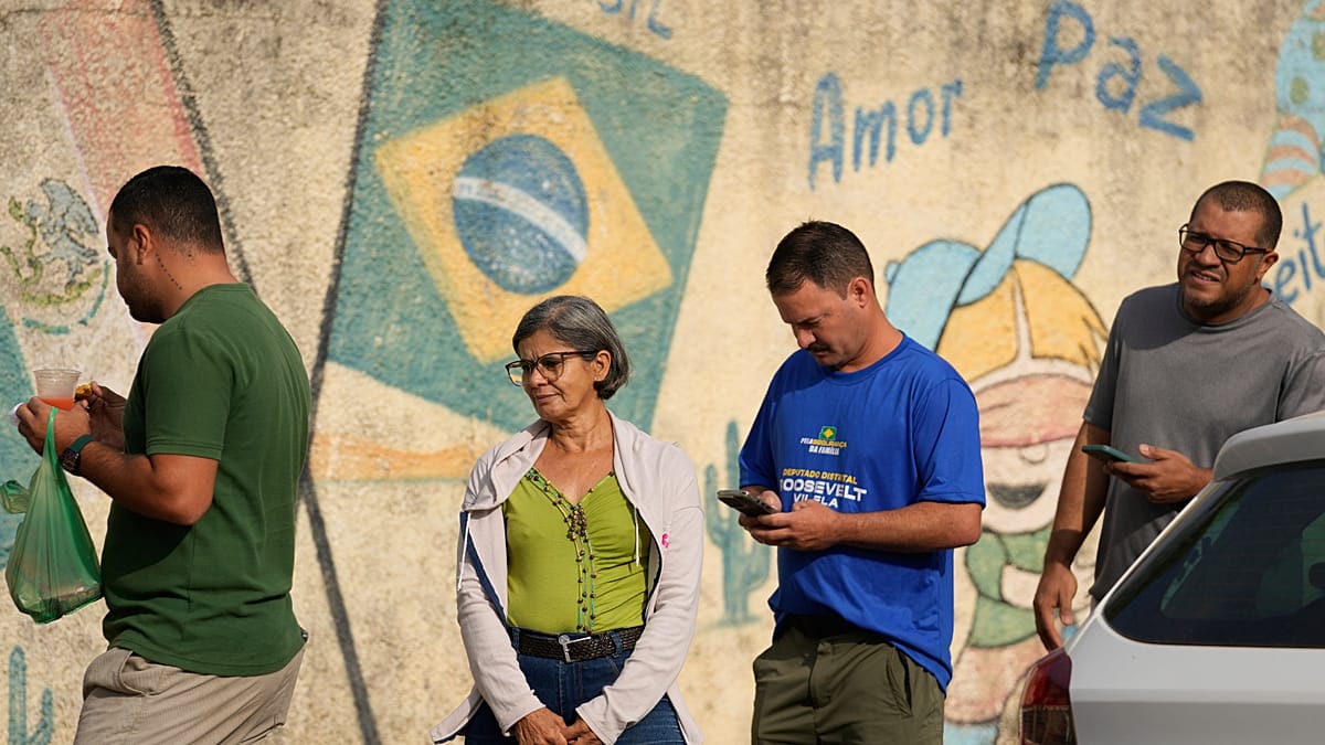 Brazil votes: Lula and Bolsonaro's son face tight presidential race