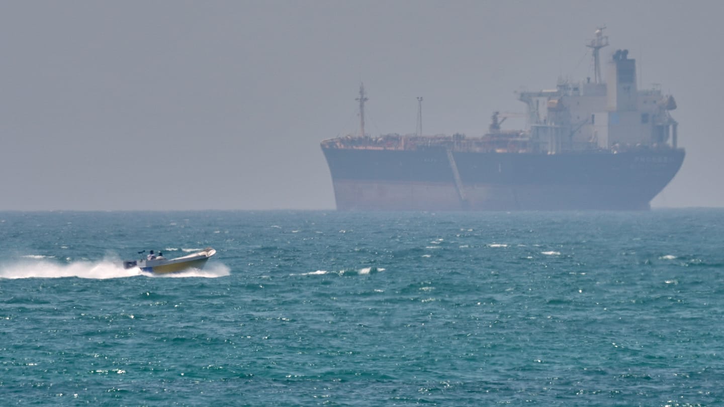 Brent Crude Briefly Tops $126 as US-Iran Tensions Rattle Markets