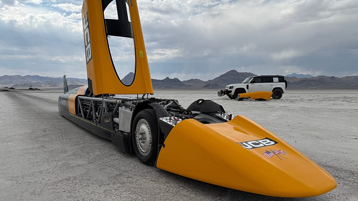 British pilot Andy Green sets hydrogen land speed record