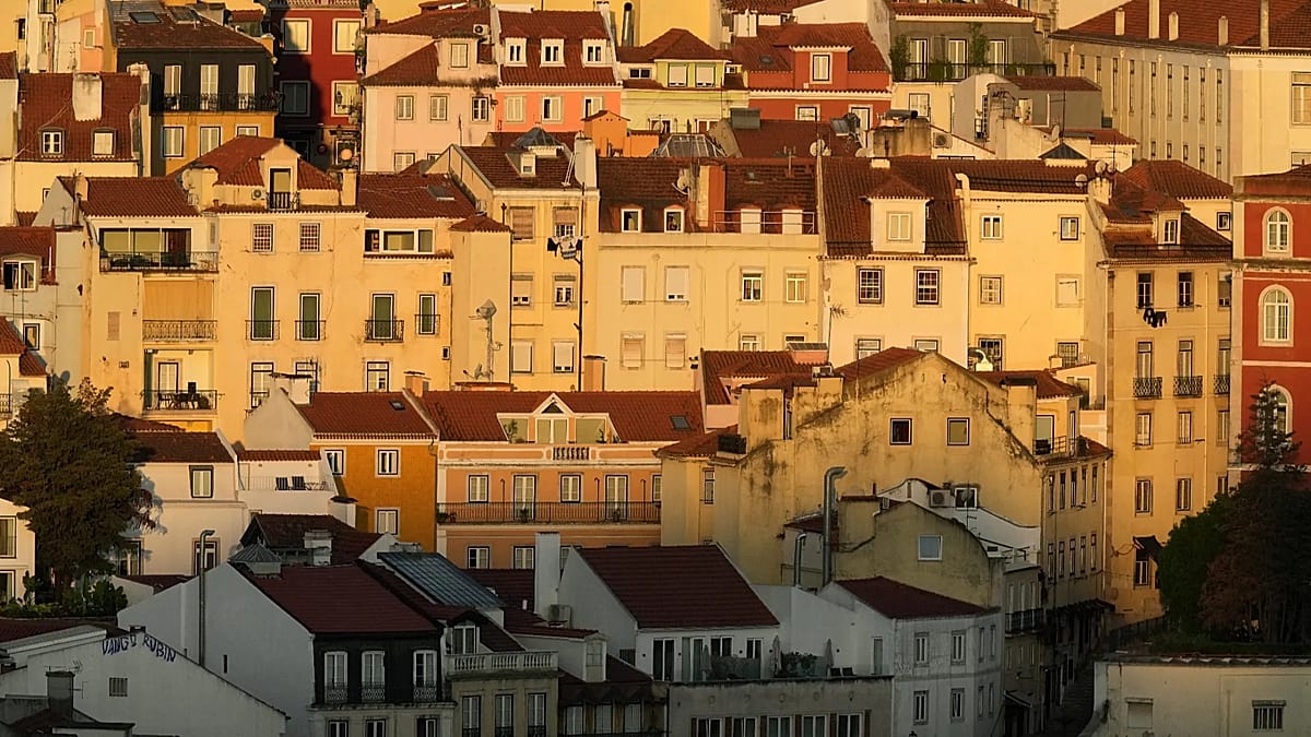 Brussels moves to let cities curb Airbnb and second homes