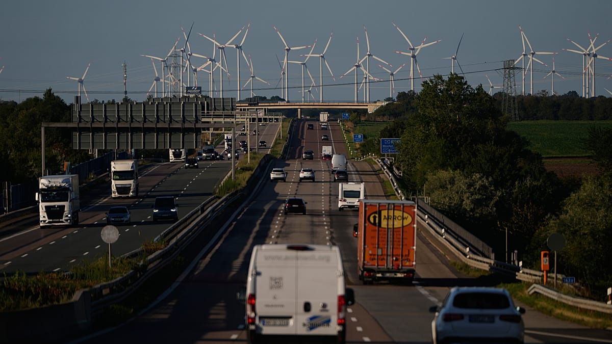 Brussels plans post-2030 renewables overhaul as grid bottlenecks loom