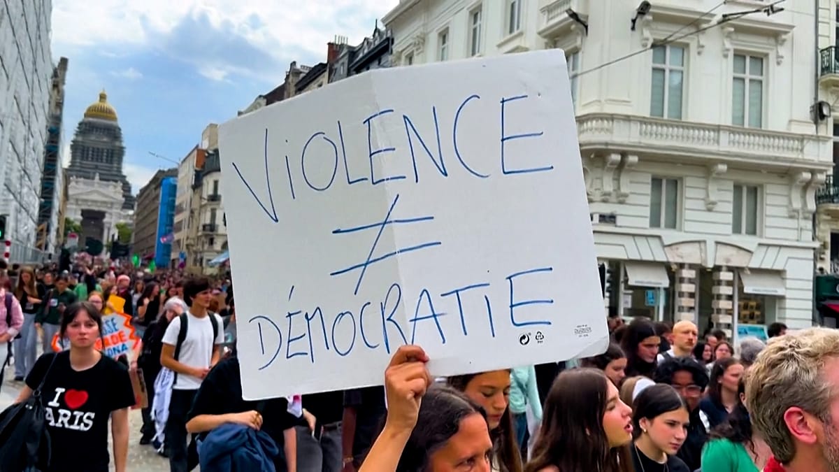 Brussels Sees Mass Protests Over Alleged Police Brutality Amid Education Cuts