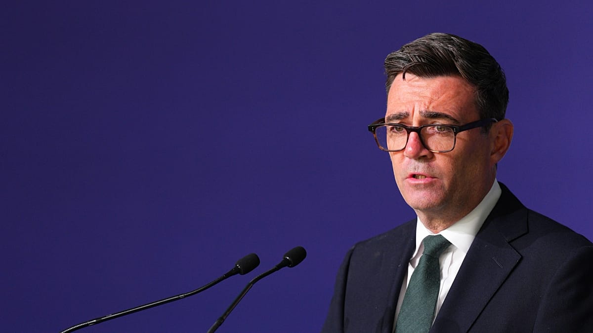 Burnham heads to Kyiv on first trip, backs local missile production