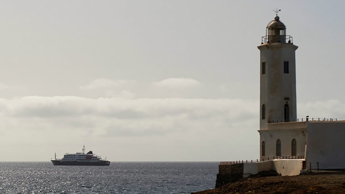 Canary Islands President Rejects Madrid's Decision to Dock Hantavirus-Stricken Cruise Ship