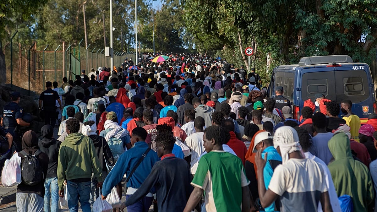 Ceuta begins moving migrants from beach to temporary shelters
