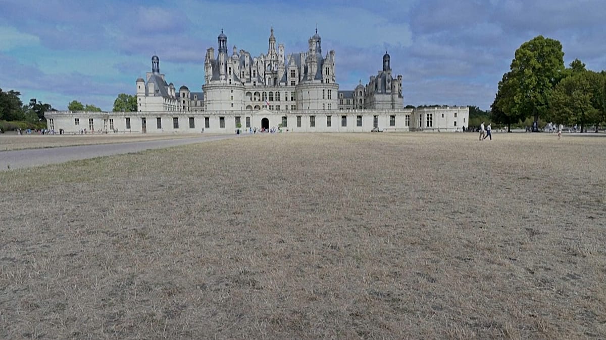 Chambord's historic gardens adapt as repeated heatwaves reshape landscape