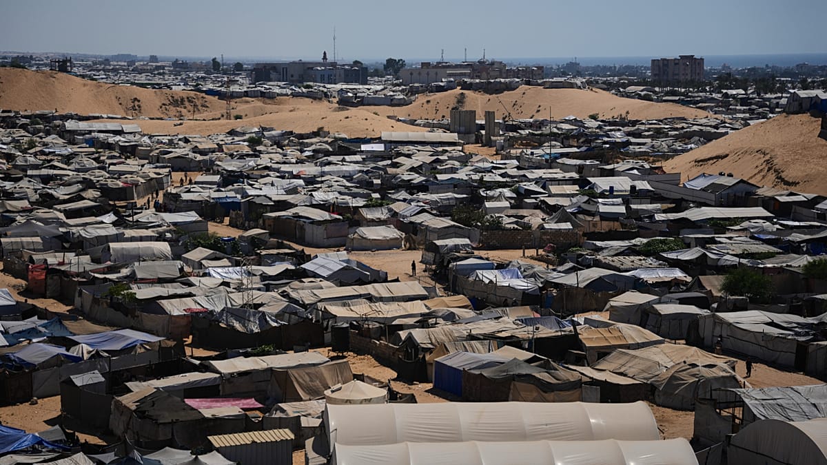 Chickenpox outbreak surges in Gaza camps as vaccination gaps worsen crisis