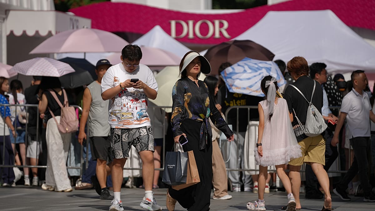 China's retail sales growth stalls as Beijing's stimulus falls short