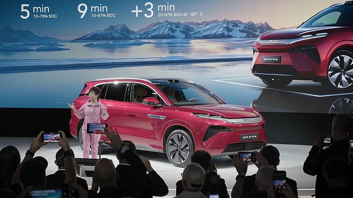 Chinese automakers steal the spotlight at Paris auto show