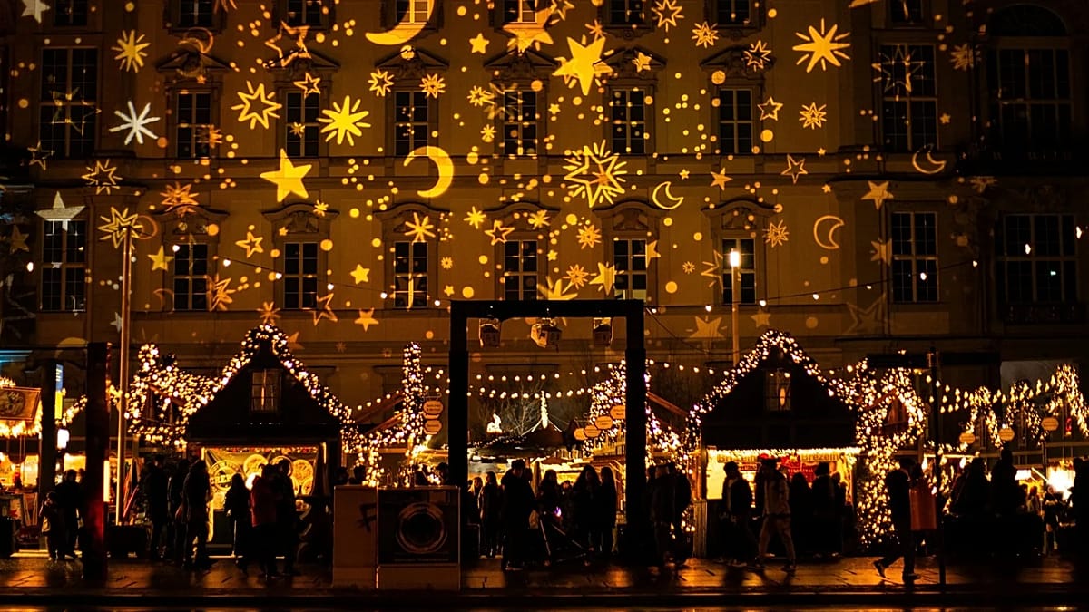 Christmas 2026 travel: where flights and hotels cost less