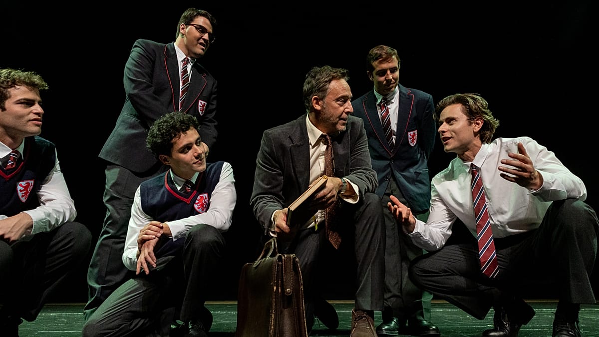 Dead Poets Society stage adaptation sells out Lisbon's Teatro da Trindade for eight months