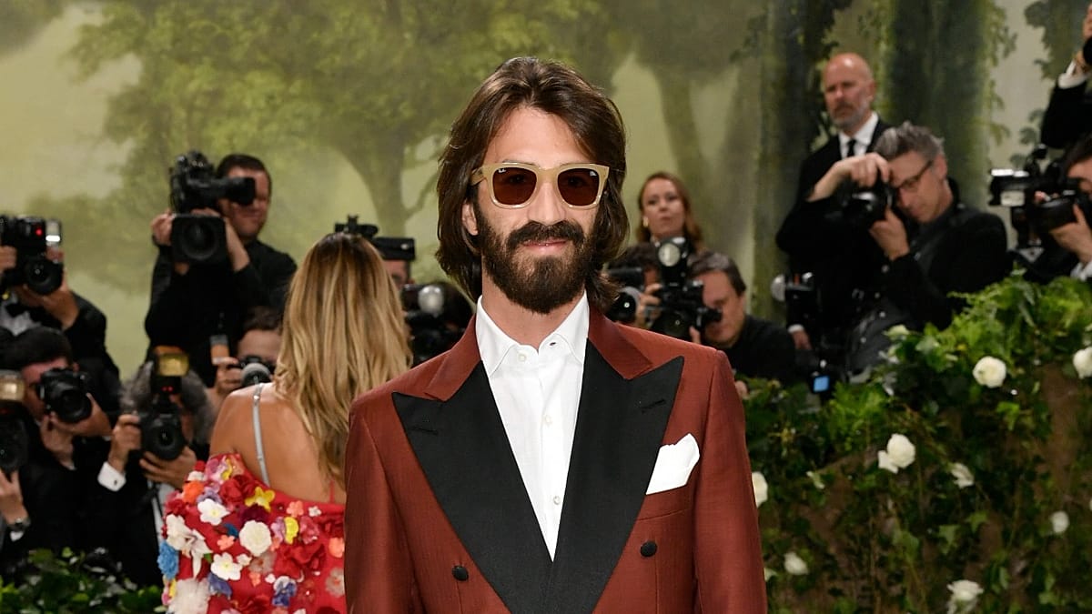 Del Vecchio heir exits EssilorLuxottica, criticises 'distant' management