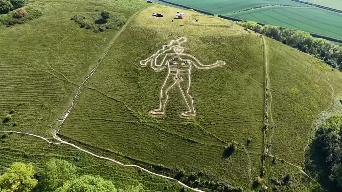 Dorset's Cerne Abbas Giant Gets First Major Chalk Refresh in Decades