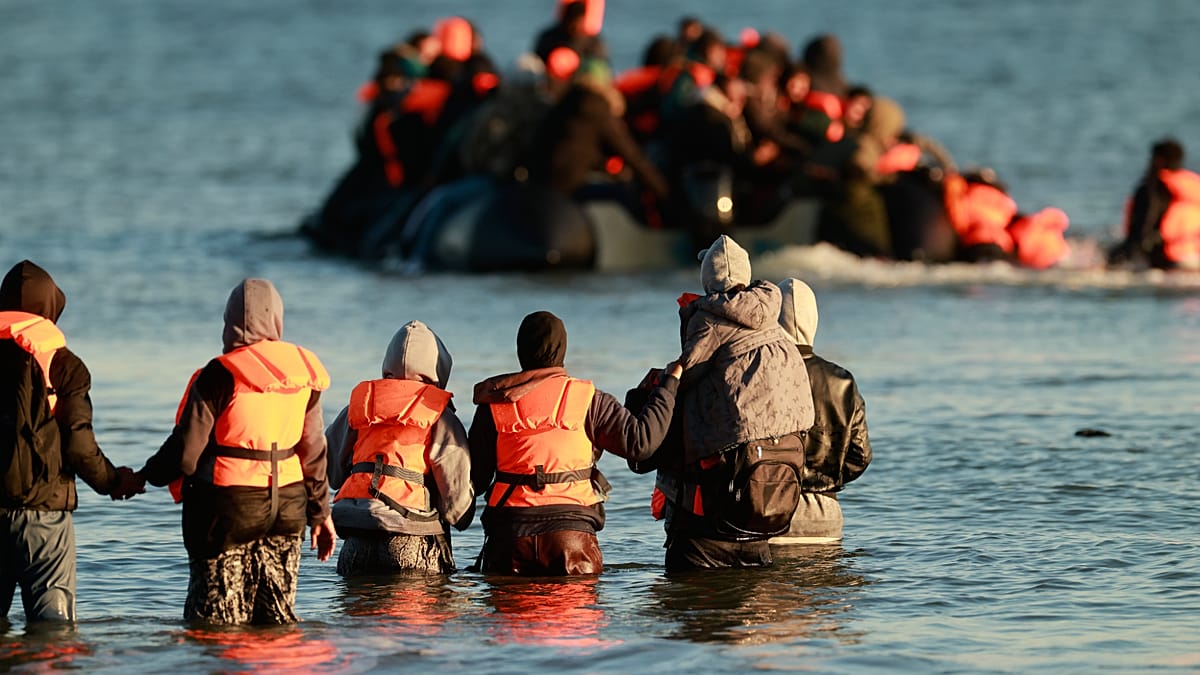Dozens board dangerously overcrowded boat in Gravelines for Channel crossing to UK