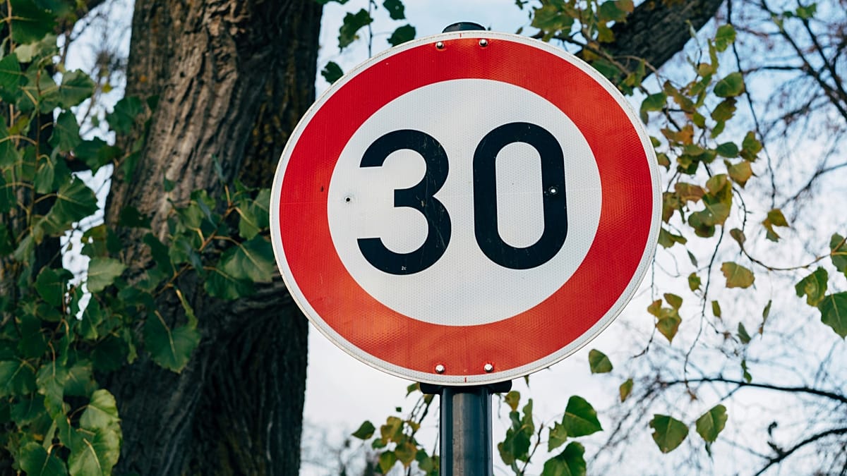 Driving at the Speed Limit Saves Fuel and Cuts Emissions, Study Finds