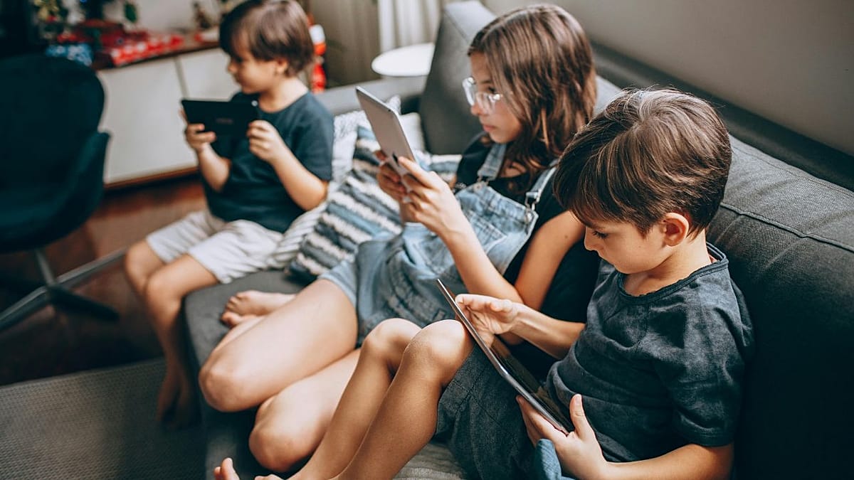 Early social media use linked to lower grades in Italian students