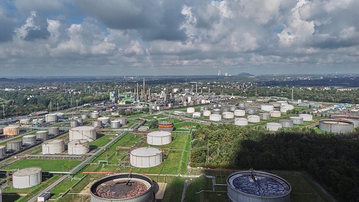 Eleven EU states tap strategic diesel reserves as winter nears