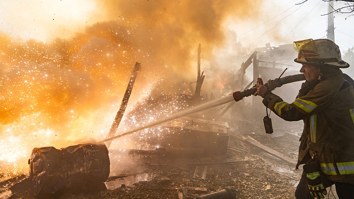 Energy ceasefire announcement leaves Kyiv puzzled as Russian strikes continue