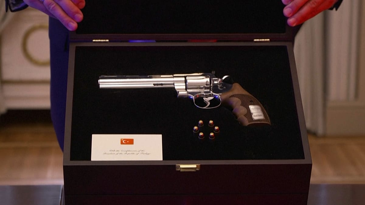 Erdoğan's Engraved Revolver Gift to NATO Leaders Revealed in New Footage