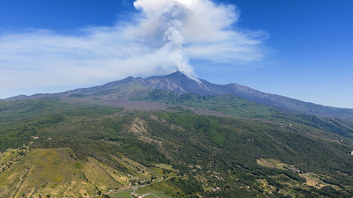Etna eruption forces Catania airport to suspend arrivals
