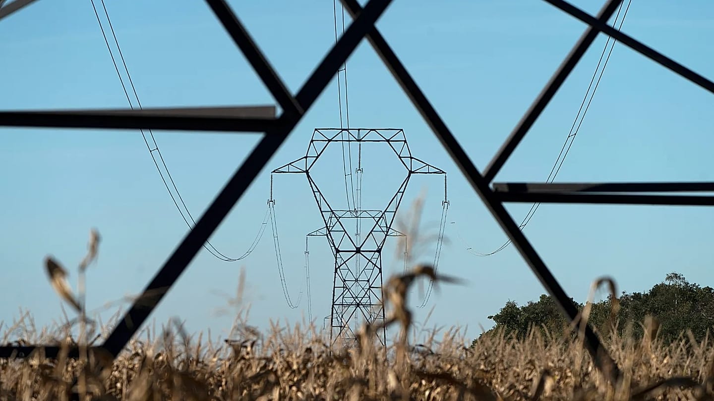 EU Energy Ministers Win Greater Control Over Bloc's Future Grid After Clashes with Commission