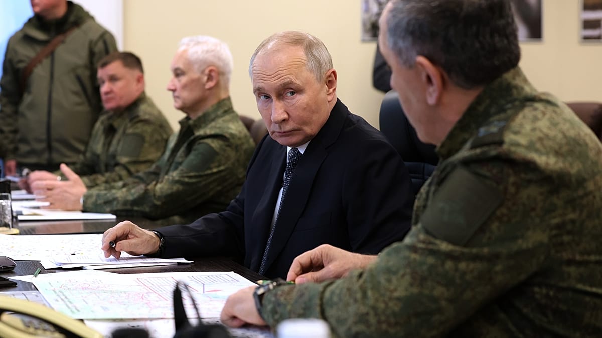 EU expands Russia sanctions by 1,646 names amid hybrid attack concerns