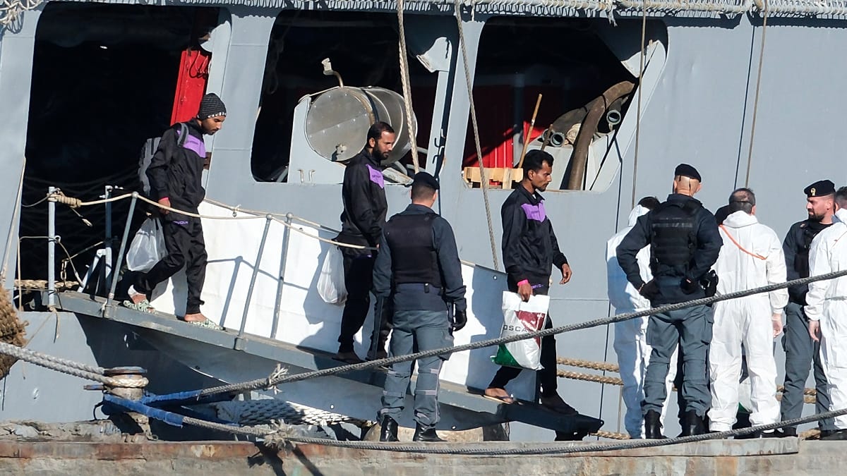 EU Parliament Approves Sweeping Migration Law Allowing Return Hubs and Home Searches