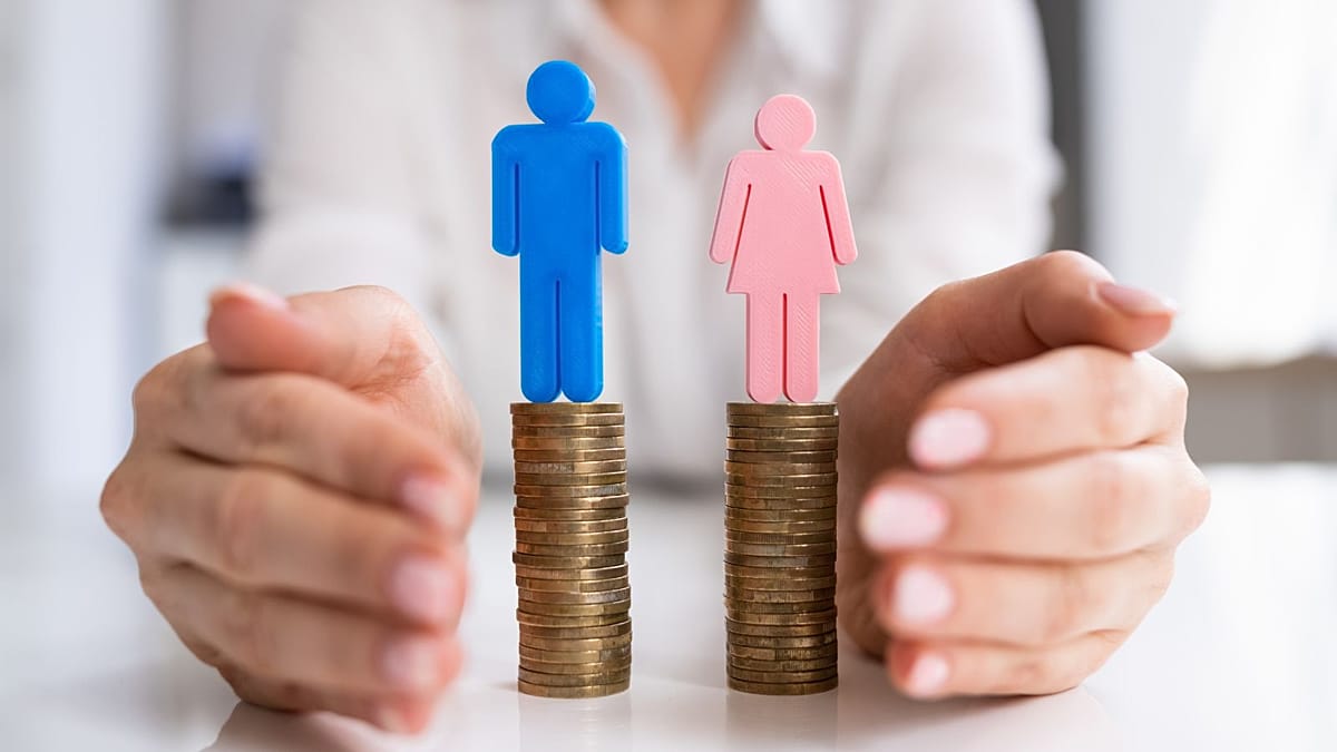 EU Pay Transparency Directive: Only Four States Meet Deadline as Gender Gap Persists
