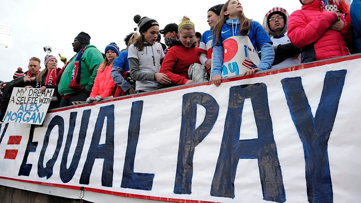 EU Pay Transparency Directive: Only Four States Meet Deadline as Gender Gap Persists