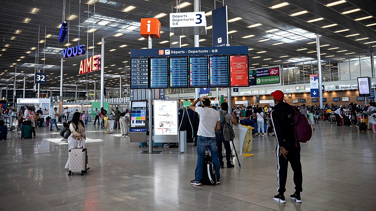 EU Pledges Targeted Schengen Visa Restrictions for Russians After Nordic-Led Pressure