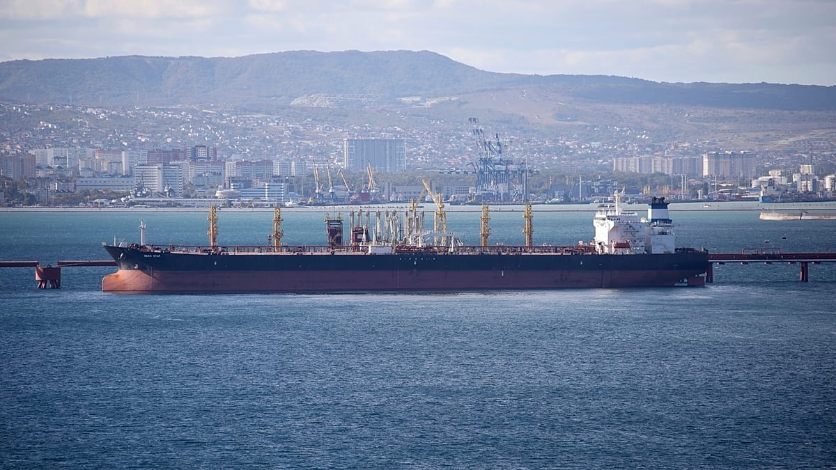 EU Sanctions on Russia Hinge on LNG Transit Ban as Deadline Looms