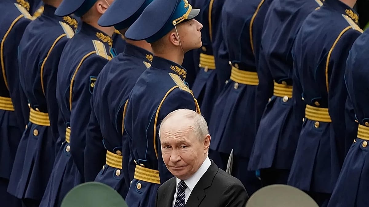 EU Scales Back Visa Ban for Russian Combatants After French and Italian Objections