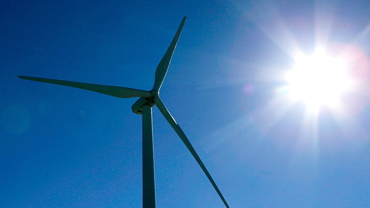 EU sticks to November deadline for Chinese inverters in energy projects