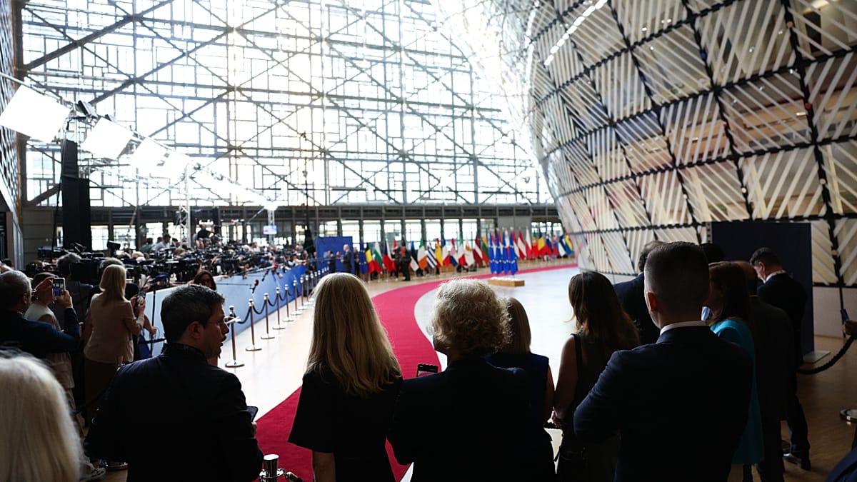 EU Summit: Frugal States vs Cohesion Advocates in €2 Trillion Budget Battle