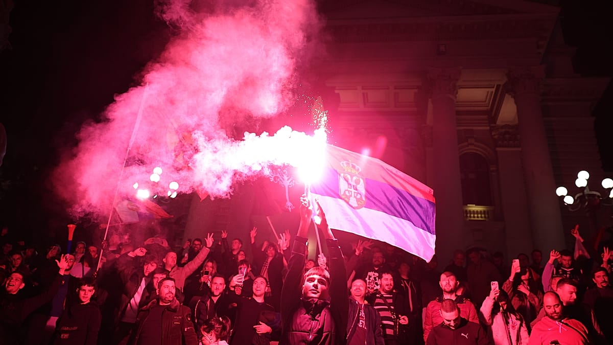 EU welcomes Serbia's student-led election victory, backs reform path