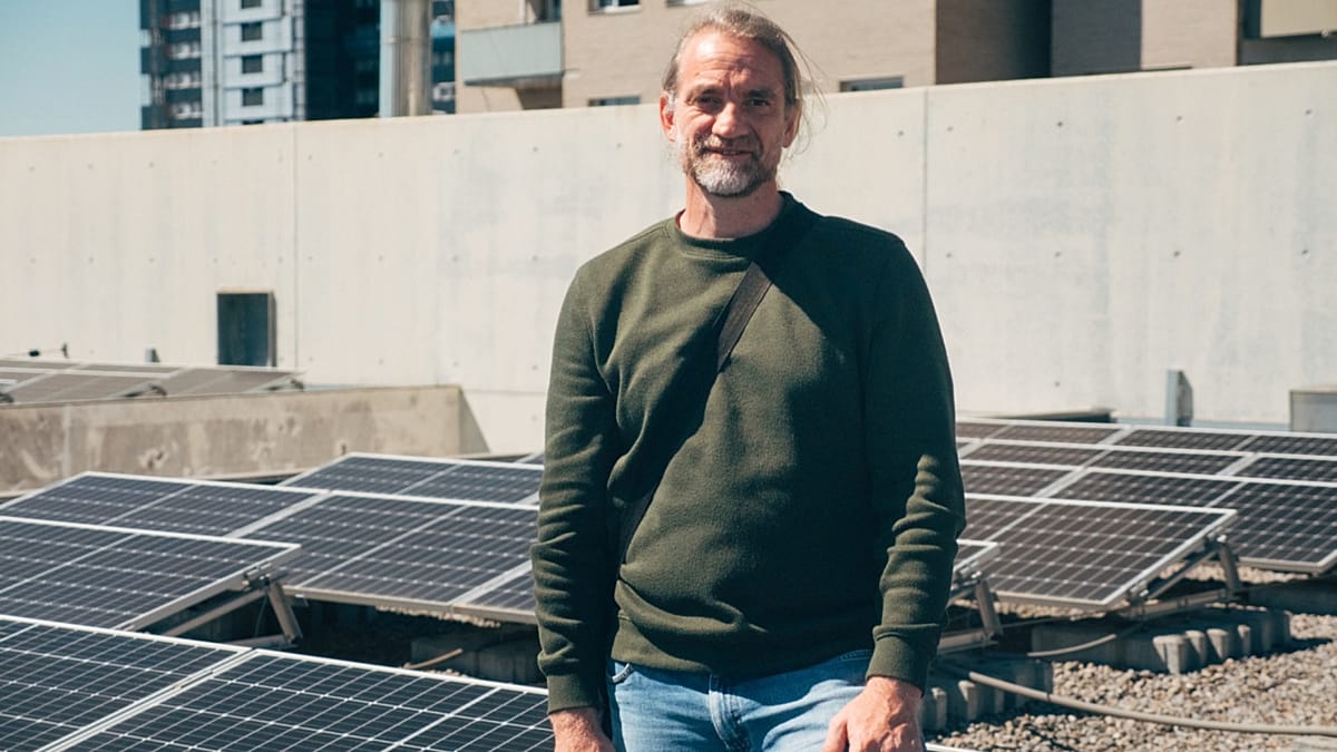 Europe's €100 Billion Clean Energy Queue: Why Grid Bottlenecks Stall the Green Transition