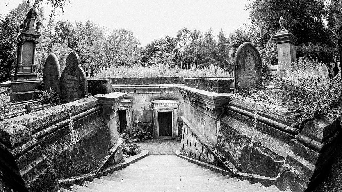 Europe's historic cemeteries: the new Halloween destination