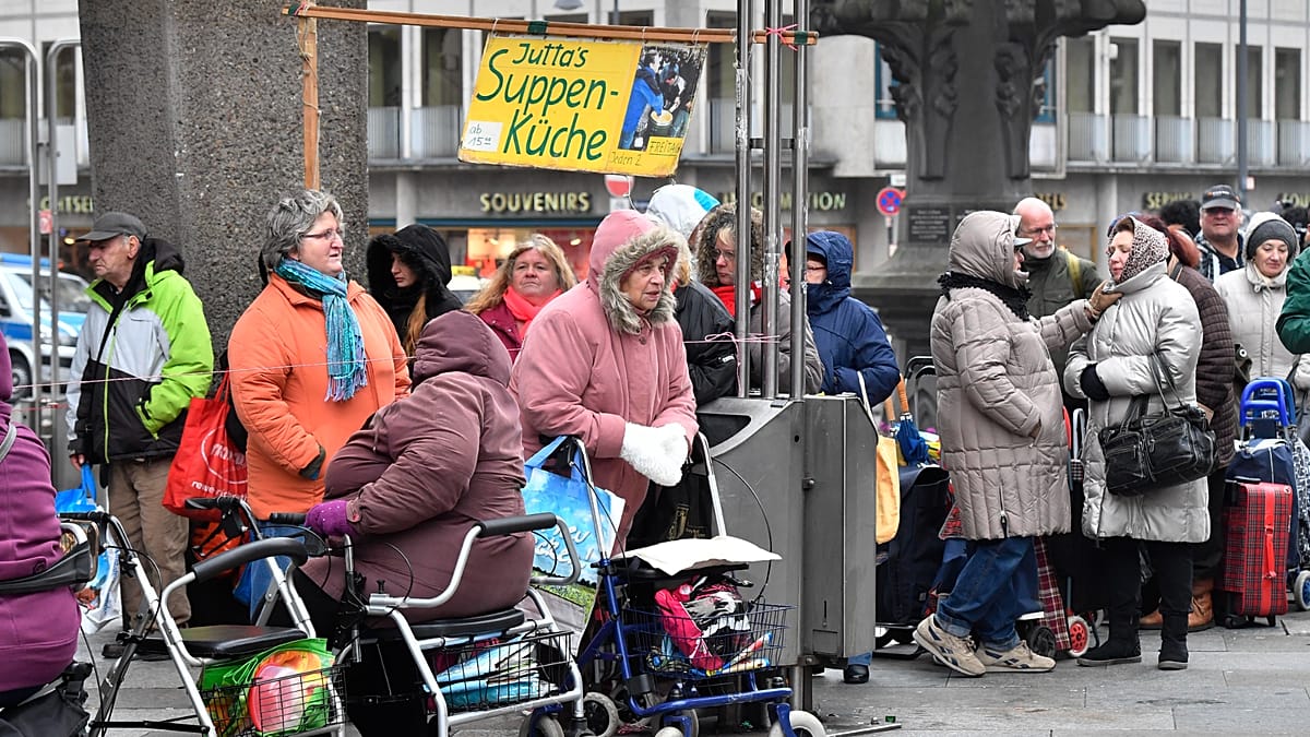 Europe's Poverty Divide: Which Regions and Capitals Face the Highest Risk