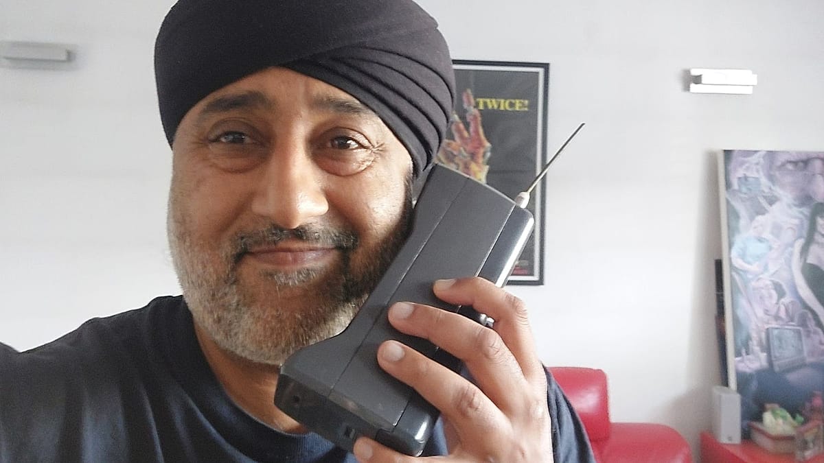 Europe's Retro Tech Collectors: Why Dumb Phones and iPods Are Making a Comeback